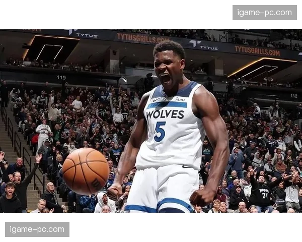 全明星周末后，球迷票选“最佳扣篮”归属爱德华兹隔人暴扣